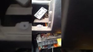 Как снять панель предохранителей на Opel astra g