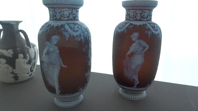 ВЫГНАЛИ ИЗ МУЗЕЯ СТЕКЛА В ТОЛЕДО, ОГАЙО смотреть онлайн