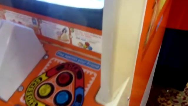 Playing dinosaur king arcade game (using a rainbow card) смотреть онлайн