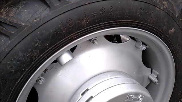 Трактор YTO EX854 с кондиционером кратко смотреть онлайн