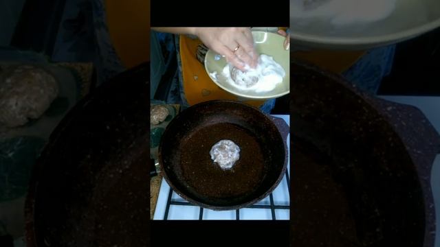 жарка котлет в яичном белке. смотреть онлайн