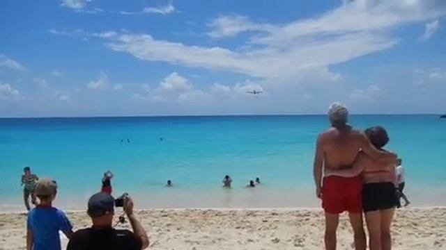 747 Landing at Princess Juliana International Airport St. M смотреть онлайн