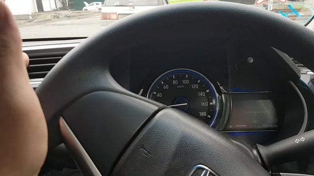 Её забрали сразу, это капец гибрид Honda Grace смотреть онлайн