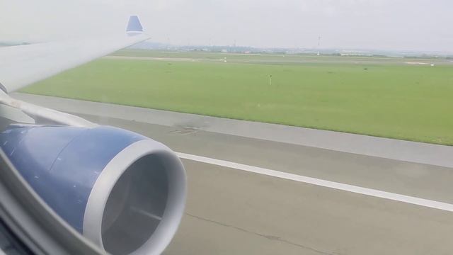 A330-300 Takeoff From Roissy-Charles de Gaulle Airport смотреть онлайн