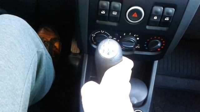 Видео: Как правильно включить первую передачу в ЛАДА ЛАРГУС? смотреть онлайн