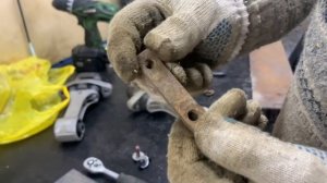 замена задней нижней подушки двигателя на KIA CEED (RIO , HYUNDAI SOLARIS)1.6