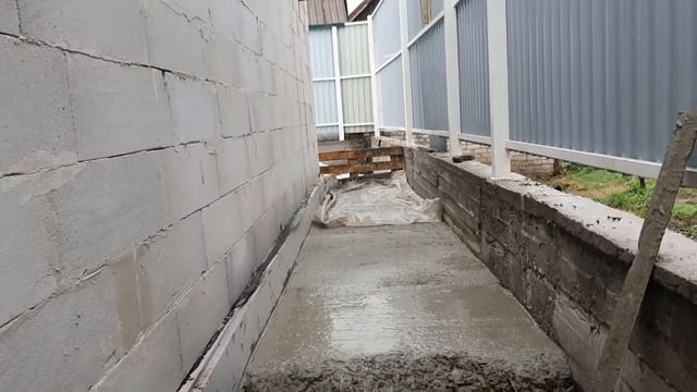 Подымаем уровень двора вокруг  дома. Отмостка We Raise The Level Of The Courtyard Of A Private Hous