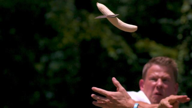 Slow Motion Card Throwing Tricks w/ Rick Smith Jr! смотреть онлайн
