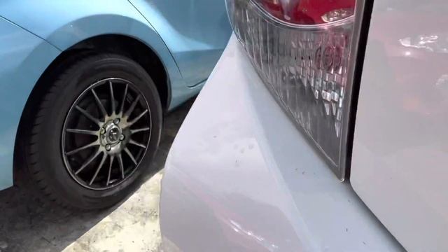 2014 Toyota Aqua смотреть онлайн