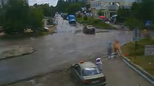 Перекрёсток в Щёлкино, 18.06.2014 - time-lapse с камеры 2 смотреть онлайн