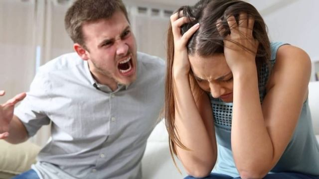 Заберешь заявление из полиции и вернешься к мужу! Иначе ты мне не дочь. Аудио рассказы смотреть онлайн