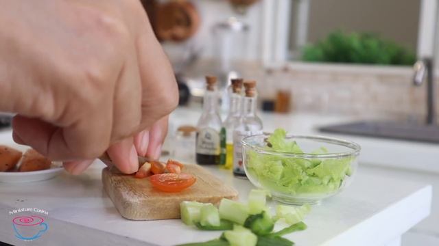 Get Creative With Your Salmon: Mini Greek Salmon Salad! Cooking With Mini Real Food смотреть онлайн