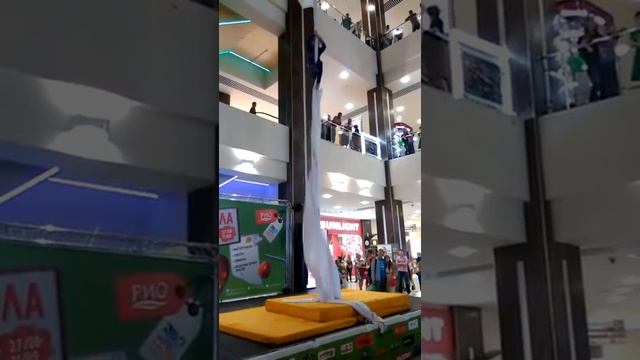 Выступление Алины Хакимовой в ТРЦ "РИО" смотреть онлайн