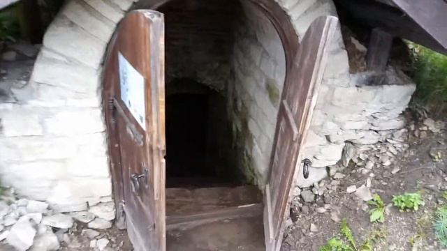 Изборская крепость, начало строительства 1330 год смотреть онлайн