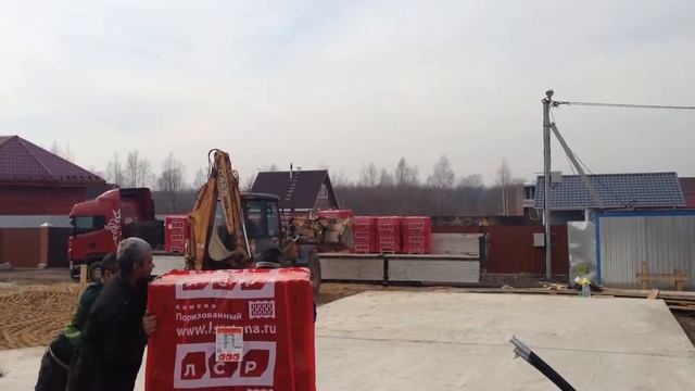 Разгрузка керамических блоков