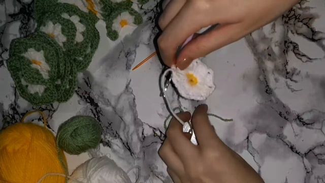 Как я вяжу мотив бабушкин квадрат! flower crochet tutorial смотреть онлайн