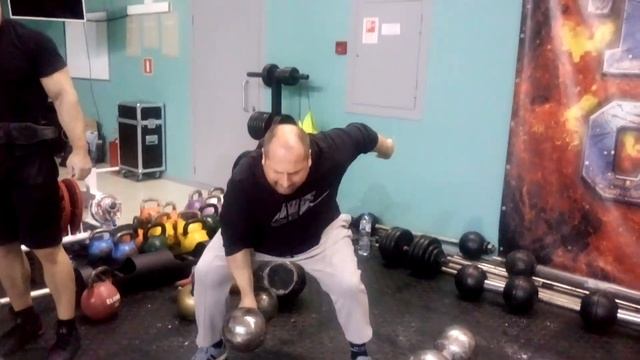 ГАНТЕЛЬ "БЭЙБИ ИНЧ" 53КГ С ДИАМЕТРОМ РУКОЯТИ В 60MM. ONE-HAND 53KG BABY INCH DUMBBELL CLEAN & PRESS смотреть онлайн