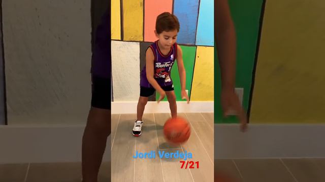 Basketball Dribbling 7 years old смотреть онлайн