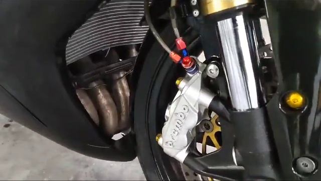 Suzuki GSX-R750 смотреть онлайн