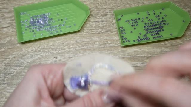 Брошь из бисера Жук 1 часть смотреть онлайн