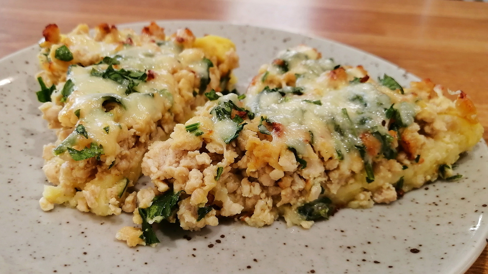 РЕЦЕПТ ПИРОГА из картофельного теста с курицей, зеленью и сыром смотреть онлайн