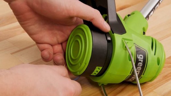 Operating your Greenworks Telescoping String Trimmer