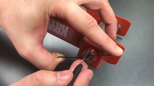 [663] The ORIGINAL Bike U-Lock Picked (Kryptonite K3) смотреть онлайн