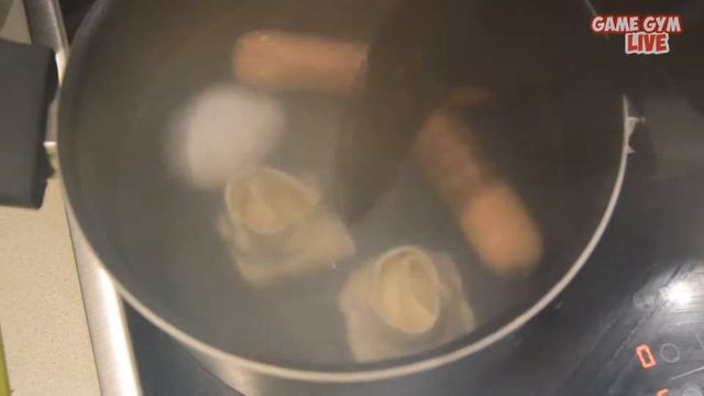 Как отварить яйца, сосиски и пельмени в одной кастрюле? смотреть онлайн