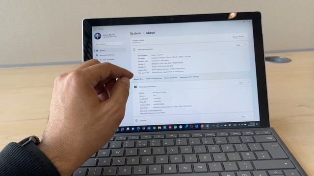 Huawei Matebook E vs Microsoft Surface || مقارنة نادرة: هواوي لابتوب اي ضد مايكروسوفت سيرفس برو смотреть онлайн