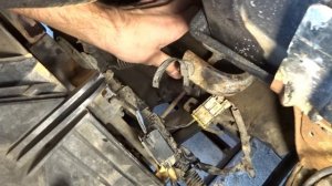 Регулировка троса сцепления МКПП на Mazda Demio