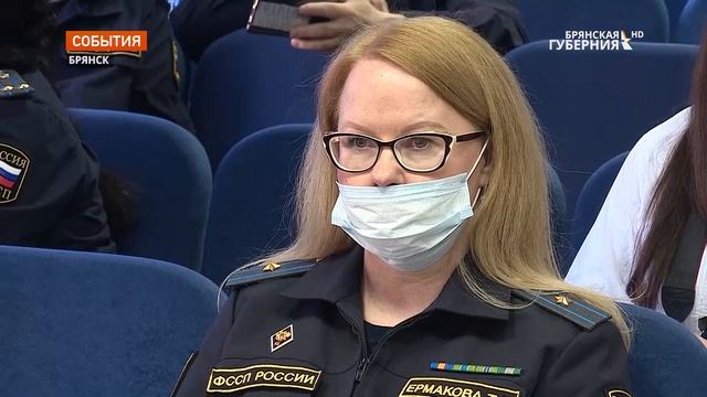 Более 1,5 миллиарда рублей взыскали брянские судебные приставы в доход государства смотреть онлайн