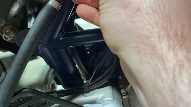 Husqvarna 701 Enduro LR: Install Rottweiler SAS / Canister Removal Kit смотреть онлайн