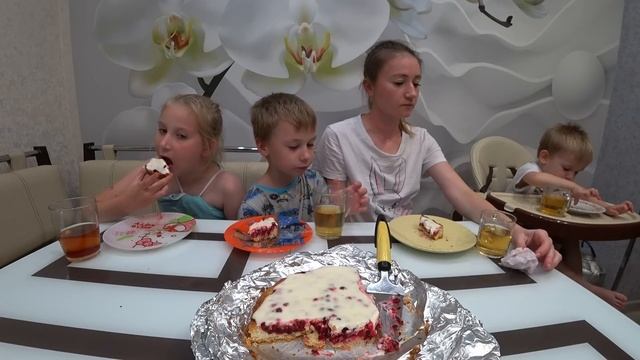 ДОМАШНИЙ ЧИЗКЕЙК С БРУСНИКОЙ #stepfamily #mukbang #мукбанг