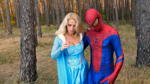 Дедпул целует девушку полицейского в реальной жизни!!! Будет ли свадьба? смешные видео 