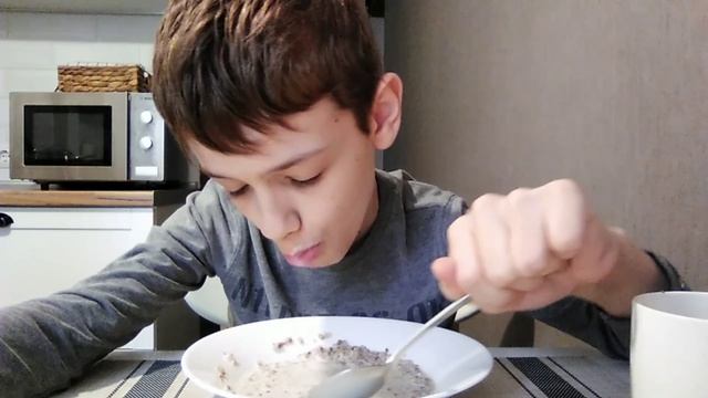 #мукбанг: Кушаю гречку с молоком смотреть онлайн
