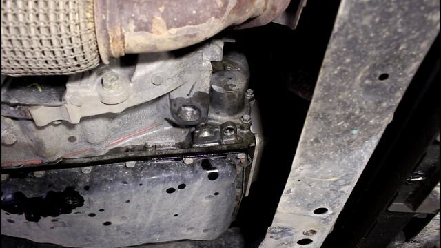 Частичная замена масла и фильтра в вариаторе на Ниссан Х трейл T32 Nissan X TRAIL 2,5 2017 года