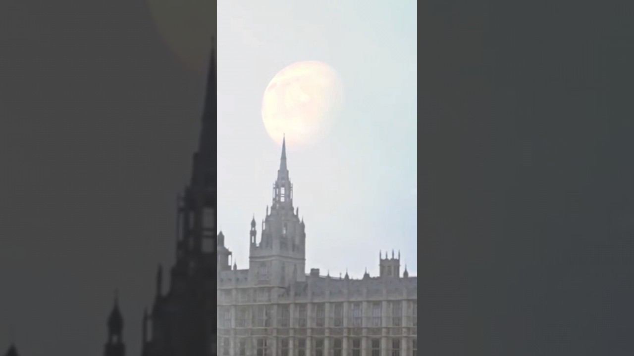 Марс на месте Луны - как это могло выглядеть в нашем небе смотреть онлайн