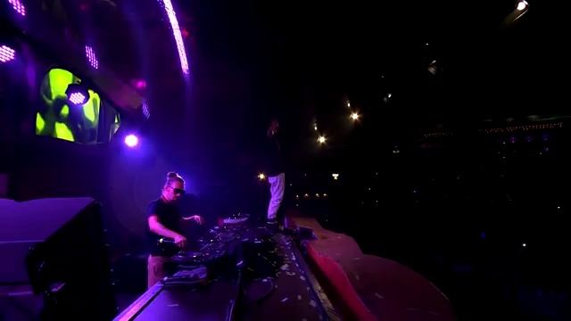 Dimitri Vegas & Like Mike - MAMMOTH LIVE TOMORROWLAND 2018 смотреть онлайн