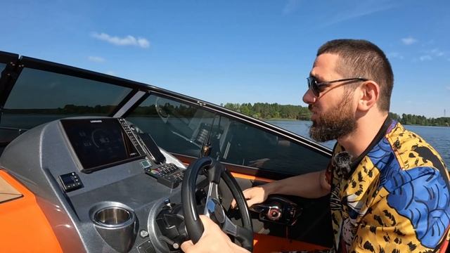 Slider 230 Tiger. Гидроциклисты нервно курят в сторонке ) смотреть онлайн