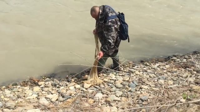 Рыбалка Кастинговой сетью. Девочка чернопуз.