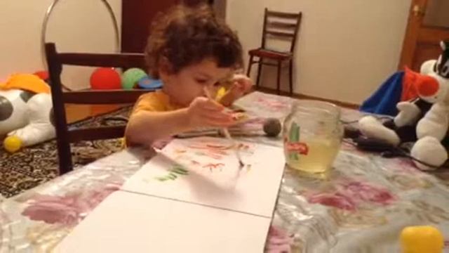 Белла первый раз рисует красками (full version) смотреть онлайн