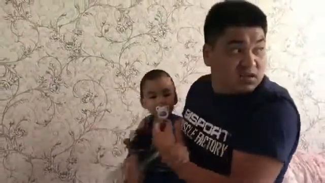 Муж делает женшина сидит смотреть онлайн