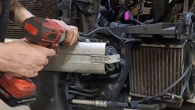 Audi A4 B7 Cabrio 2.0 TFSI (BWE) Entire Front Removal To Replace The Waterpump