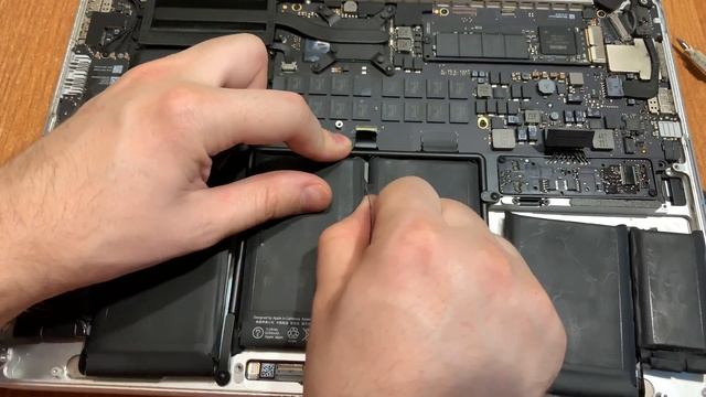 Замена Батареи MacBook Pro 13 A1502 Late 2013