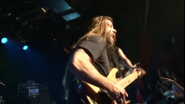 Last song of the night Guitars & Laser Beams shredding down to the last note with Day of Reckoning! смотреть онлайн