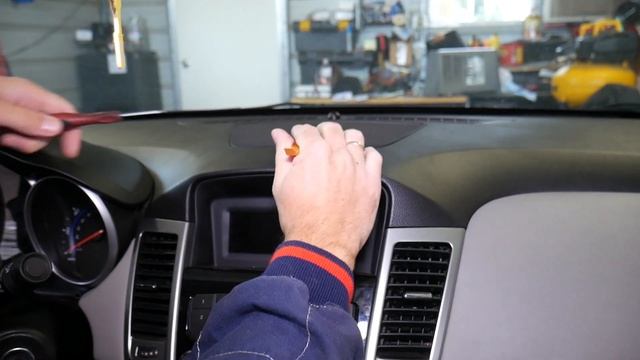 CHEVROLET CRUZE CENTER DASH SPEAKER REPLACEMENT REMOVAL. CHEVY CRUZE смотреть онлайн