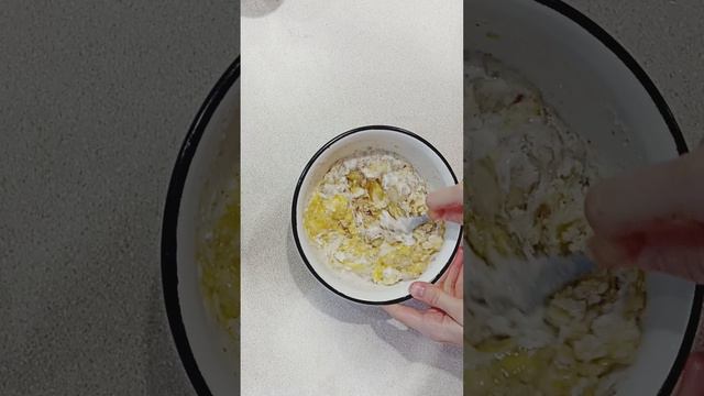 Кокосово-миндальные кексы с вишней