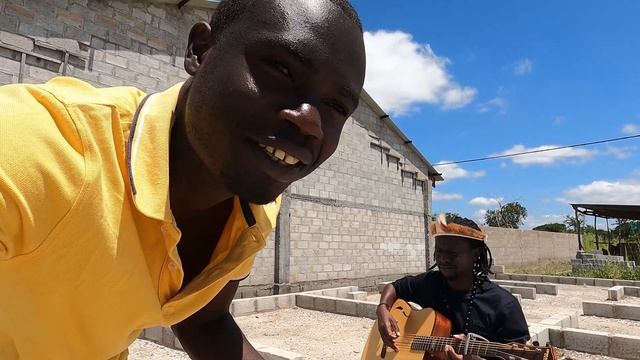 Отдыхающая Уличная Музыка с Африканским Музыкальным Инструментом-Калимба смотреть онлайн