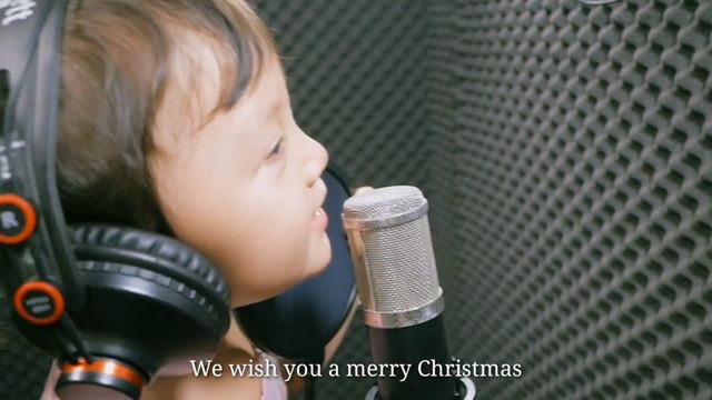 We wish you a merry Christmas - Gia Nghi смотреть онлайн
