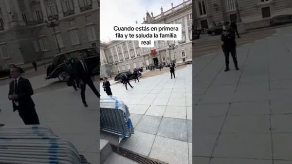 Princess Leonor and Infanta Sofia greeting people! "HOW BEAUTIFUL YOU ARE" They receive praise